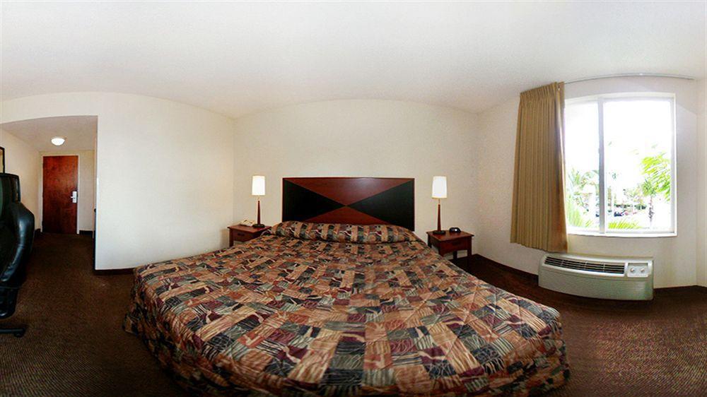 Sleep Inn & Suites Ft Lauderdale International Airport Dania Beach Exterior photo